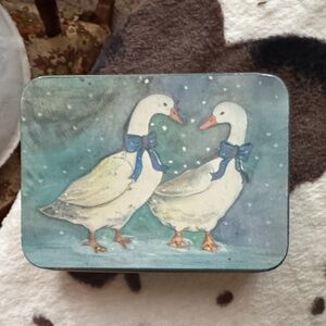 Vintage 1980s JSNY Charming Goose Tin Box with Blue note cards